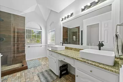 107 Montreal Drive, Hurst, TX 76054 - Photo 13