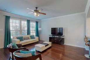 2556 Sarah Ln, Lewisville, TX 75056 - Photo 3