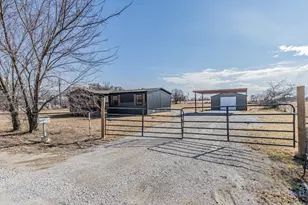 111 Co Rd 1303, Bridgeport, TX 76426 - Photo 1