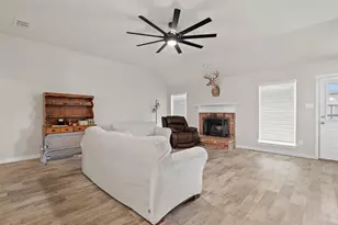 107 High View Ct, Decatur, TX 76234 - Photo 5