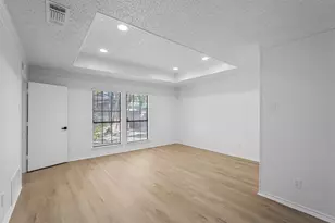 4028 St Christopher Ln, Dallas, TX 75287 - Photo 11