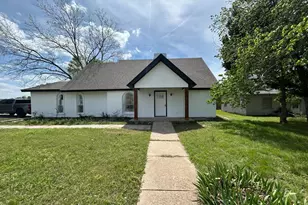 2814 Bobtown Rd, Garland, TX 75043 - Photo 1