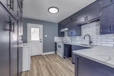 453 Wilshire Avenue, Azle, TX 76020 - Photo 7