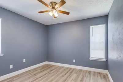 453 Wilshire Avenue, Azle, TX 76020 - Photo 9