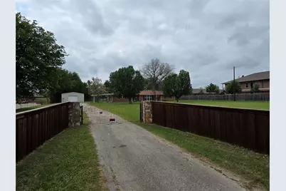 901 W Main Street, Quinlan, TX 75474 - Photo 3