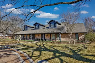 308 Wheeler Creek Ct, Gainesville, TX 76240 - Photo 3