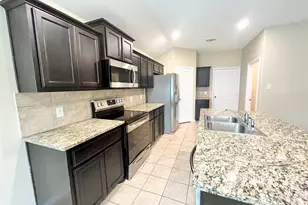 629 Mud Lake Trl, Fort Worth, TX 76120 - Photo 5