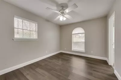 926 Hampshire Street, Grand Prairie, TX 75050 - Photo 21