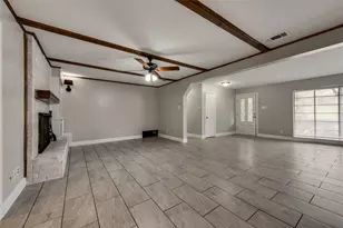 926 Hampshire St, Grand Prairie, TX 75050 - Photo 5