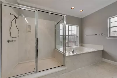 926 Hampshire Street, Grand Prairie, TX 75050 - Photo 9