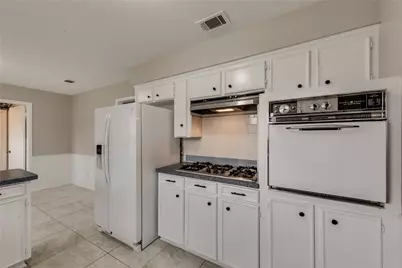 926 Hampshire Street, Grand Prairie, TX 75050 - Photo 23