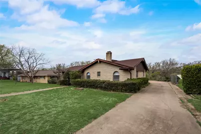 926 Hampshire Street, Grand Prairie, TX 75050 - Photo 1