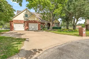 1517 Oakwood Dr, Stephenville, TX 76401 - Photo 3