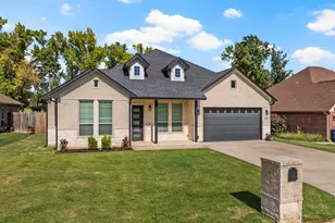 237 Kathryn's Ct, Mt Pleasant, TX 75455 - Photo 3