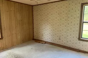 300 A E 3rd St, Iredell, TX 76649 - Photo 5