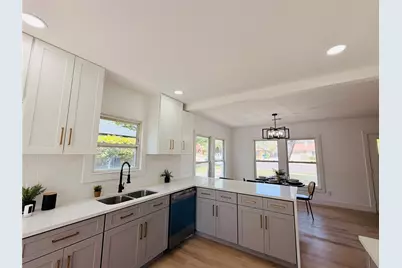 3020 Yucca Avenue, Fort Worth, TX 76111 - Photo 9