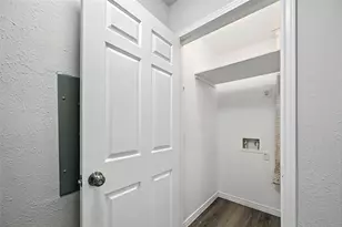 9910 Royal Ln, Dallas, TX 75231 - Photo 15