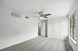 9910 Royal Ln, Dallas, TX 75231 - Photo 17