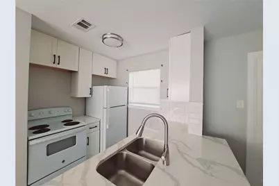 817 Bluebird, Irving, TX 75061 - Photo 7