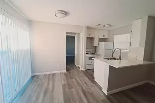 817 Bluebird, Irving, TX 75061 - Photo 3