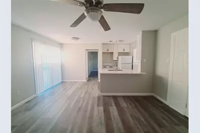 817 Bluebird, Irving, TX 75061 - Photo 5