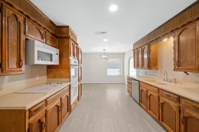 2001 San Jacinto Drive, Arlington, TX 76012 - Photo 7