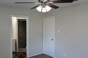 1001 W Main St, Crowley, TX 76036 - Photo 15