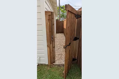 9935 Chippendale Drive, Dallas, TX 75238 - Photo 39