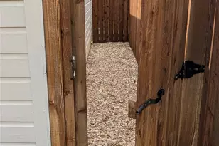 9935 Chippendale Dr, Dallas, TX 75238 - Photo 39