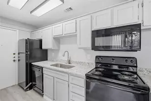 620 W Union Bower Rd, Irving, TX 75061 - Photo 5