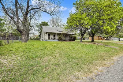 619 Thomas Street, Bonham, TX 75418 - Photo 5