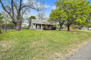 619 Thomas St, Bonham, TX 75418 - Photo 5