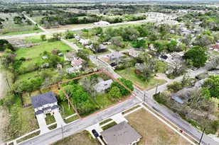 619 Thomas St, Bonham, TX 75418 - Photo 3