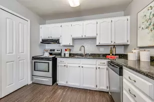 629 Park Ln, Denton, TX 76205 - Photo 5