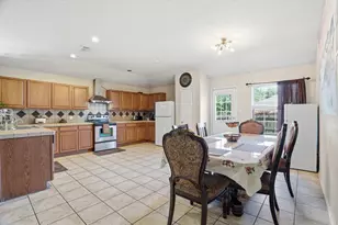 601 Midpark Dr, Euless, TX 76039 - Photo 7