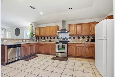 601 Midpark Drive, Euless, TX 76039 - Photo 9