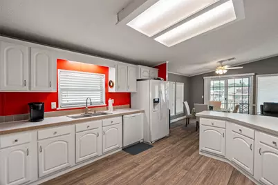 307 Brazos Harbor Drive, Granbury, TX 76048 - Photo 21