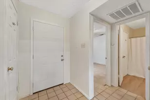 114 Wilshire Ct, Irving, TX 75061 - Photo 7