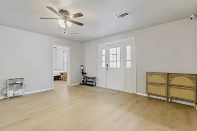 107 S Crawford Street #1, Denton, TX 76205 - Photo 9