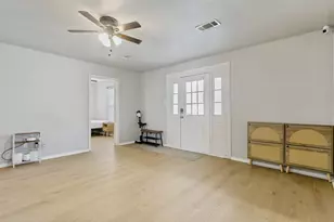 107 S Crawford St, Denton, TX 76205 - Photo 9