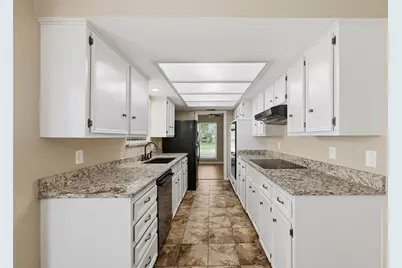 714 Royal Oaks Drive, Garland, TX 75040 - Photo 17