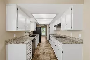 714 Royal Oaks Dr, Garland, TX 75040 - Photo 17