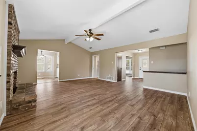 714 Royal Oaks Drive, Garland, TX 75040 - Photo 15