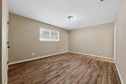 714 Royal Oaks Drive, Garland, TX 75040 - Photo 9