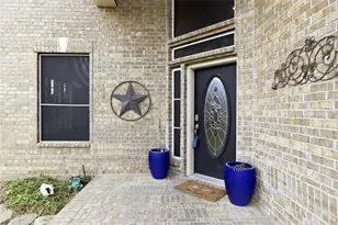 2817 NW Appaloosa Ct, Little Elm, TX 75068 - Photo 3