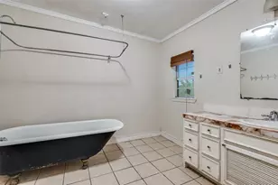 1015 Kings Hwy, Dallas, TX 75208 - Photo 9