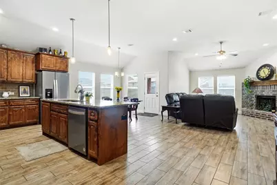 904 Avagail Avenue, Springtown, TX 76082 - Photo 15