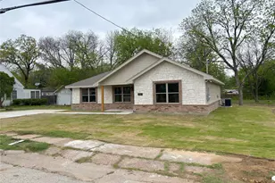 307 Elba St, Bowie, TX 76230 - Photo 3