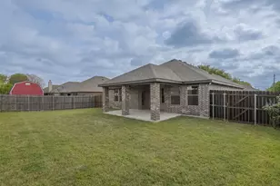 205 Commonwealth Cir, Waxahachie, TX 75165 - Photo 21