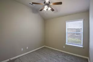 205 Commonwealth Cir, Waxahachie, TX 75165 - Photo 5